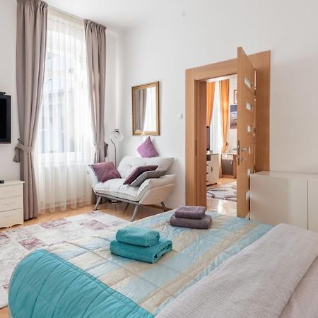 Апартаменти Brasov Centrul Vechi - 67Sqm - 2Min To Counsel Square Екстер'єр фото