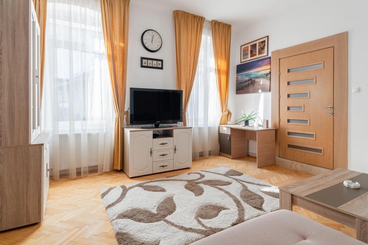 Апартаменти Brasov Centrul Vechi - 67Sqm - 2Min To Counsel Square Екстер'єр фото
